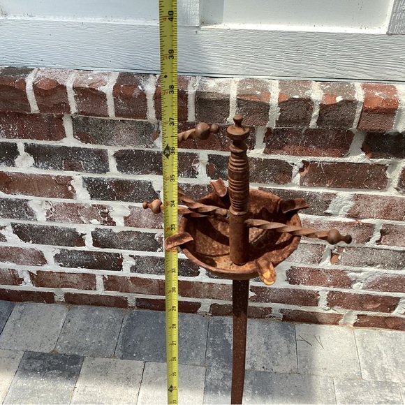 Vintage - Sword Styled Ashtray - Extremely Unique - Free Standing - Rustic Metal - Picture 7 of 11